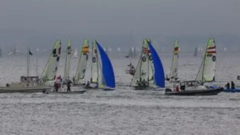 2月22日NBA常规赛：尼克斯迎战骑士，米切尔表现抢眼