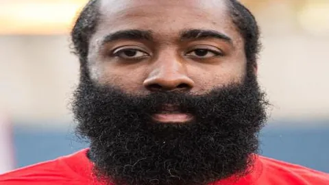 “末段发力连中两元，勒沃库森主场零封马竞夺冠”